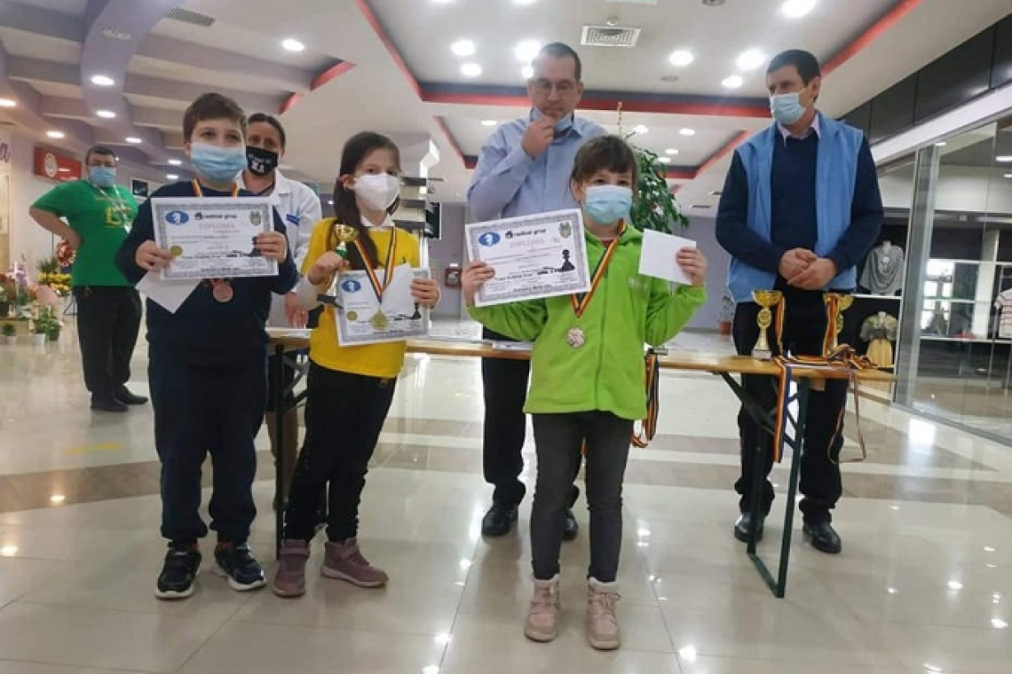 Gambit Huși, pe podium la Cupa Radical Grup la șah