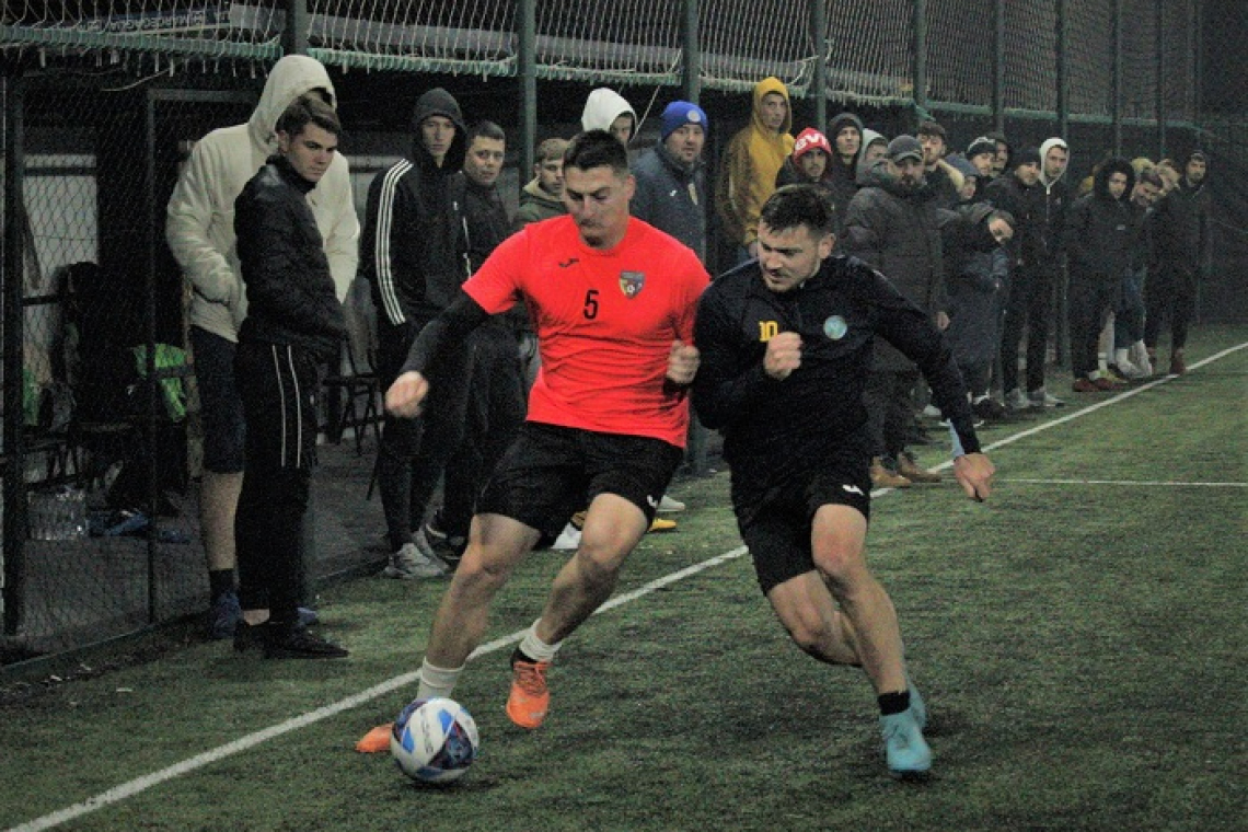 Echipele neînvinse ocupă podiumul Ligii de minifotbal