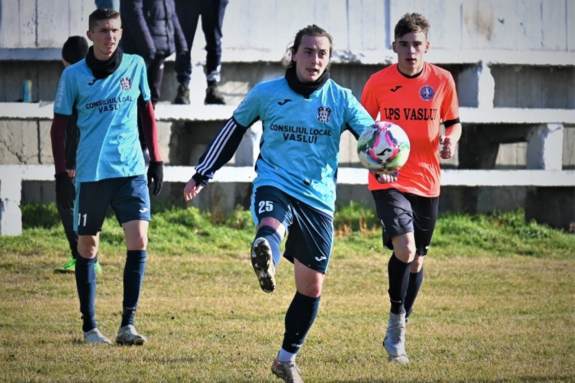 Amicale sabotate de zăpadă și drumuri impracticabile