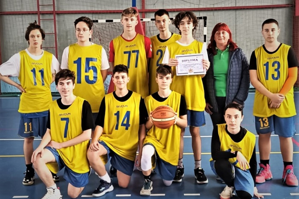 Școala „Ștefan cel Mare” Vaslui este campioană județeană la baschet