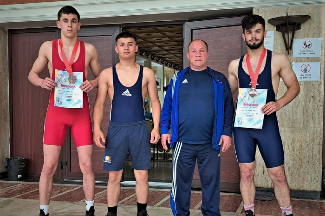 Pe podium la Cupa României U20 la lupte libere