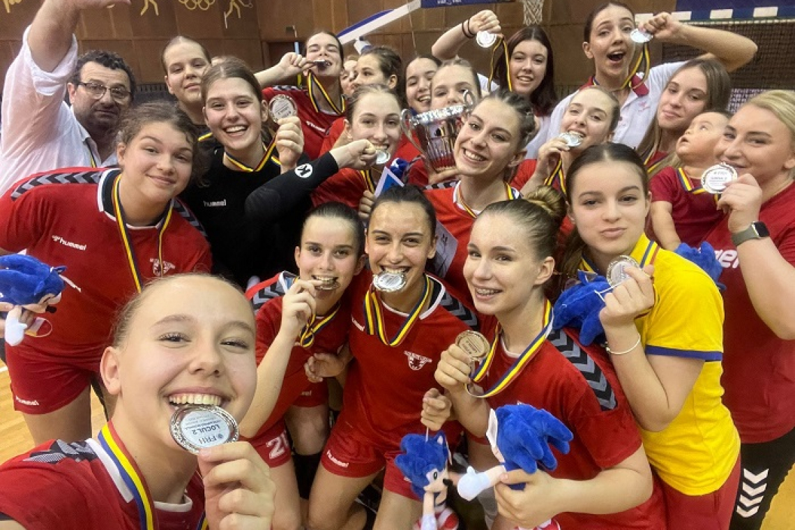 Două handbaliste din Vaslui, vicecampioane la junioare II