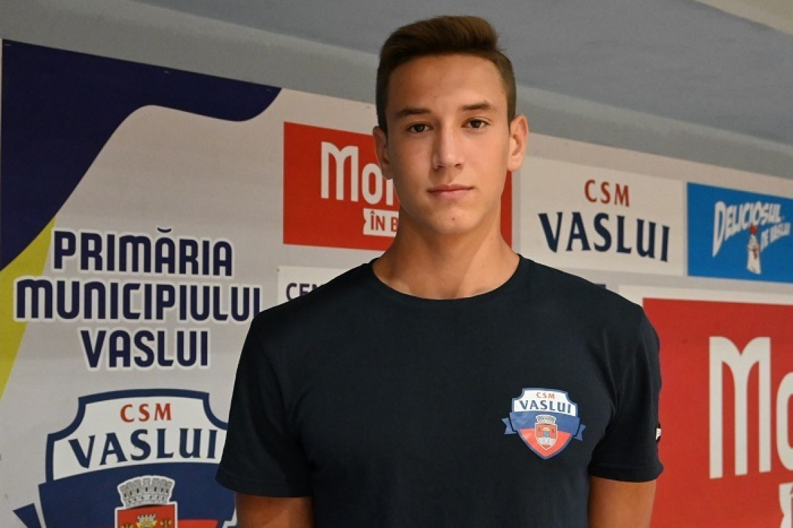 Doi handbaliști de la LPS-CSM Vaslui vor participa la Trofeul Carpați
