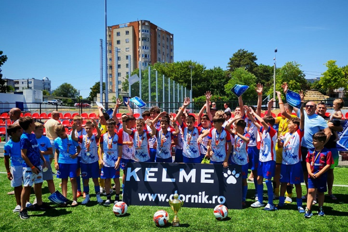Grupa 2012 de la CSM Vaslui a câștigat Trofeul Catena Kinder Cup