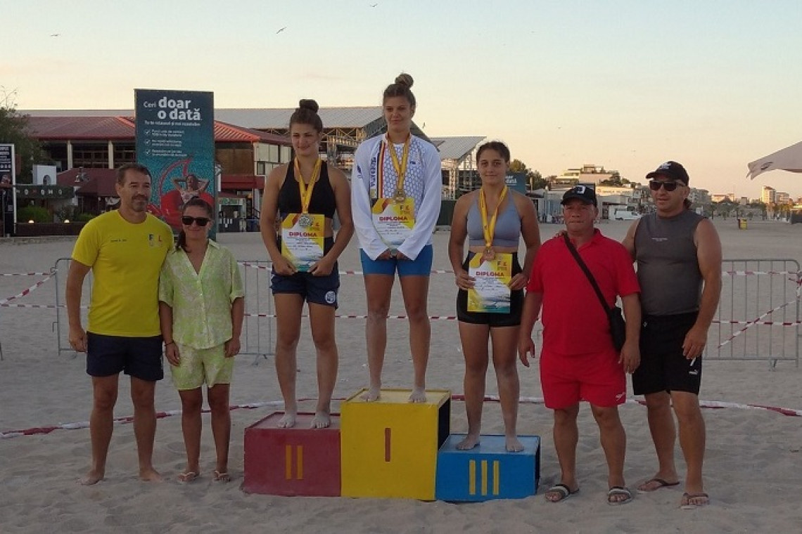 Viitorul Vaslui, vicecampioană națională la lupte pe plajă U17 feminin