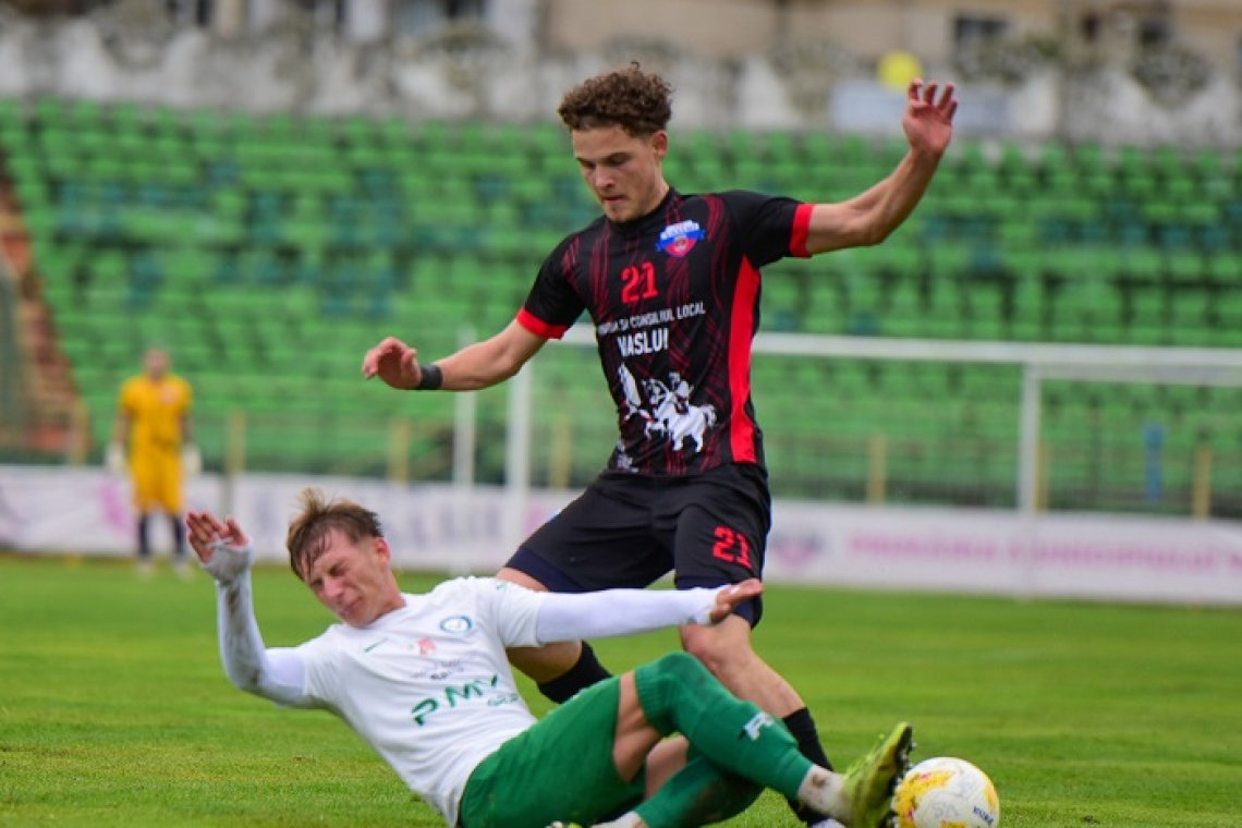 Derby echilibrat la Vaslui: CSM Vaslui întâlnește CSM Adjud, sâmbătă, pe Stadionul Municipal