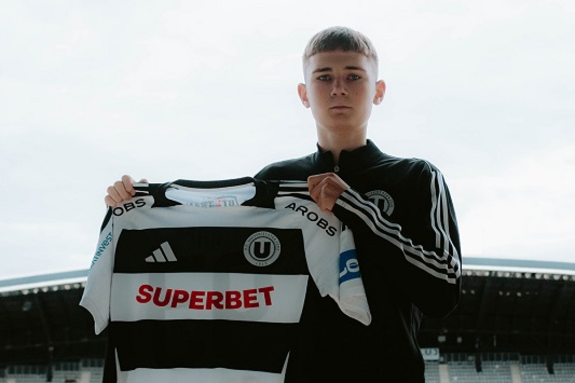 Un vasluian de 16 ani a semnat primul contract de profesionist cu Universitatea Cluj