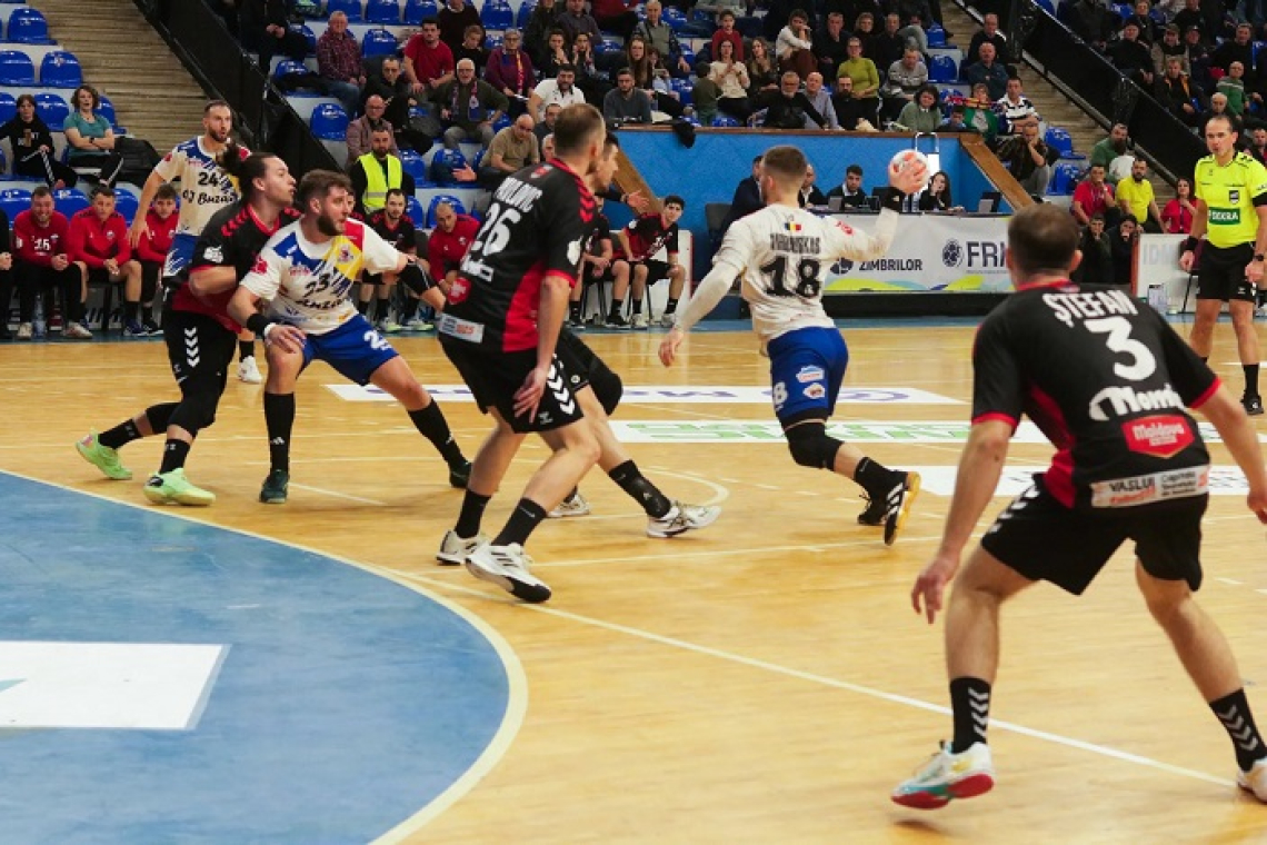 CSM Vaslui, învinsă la limită de liderul Ligii Zimbrilor: „Meritam aruncare de la 7 metri!”