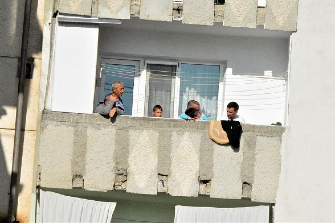 SĂPTĂMÂNA HUȘANA/ Apartamentele și garajele din zona stadionului, la mare căutare duminică, 29 noiembrie!