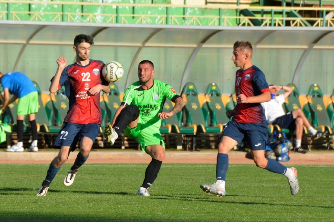 Hușana Huși a învins CSM Vaslui, scor 4-0, după trei reprize a câte 35 de minute