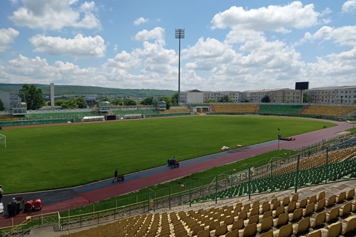 FOTO/ Pista de atletism de pe Municipal prinde contur