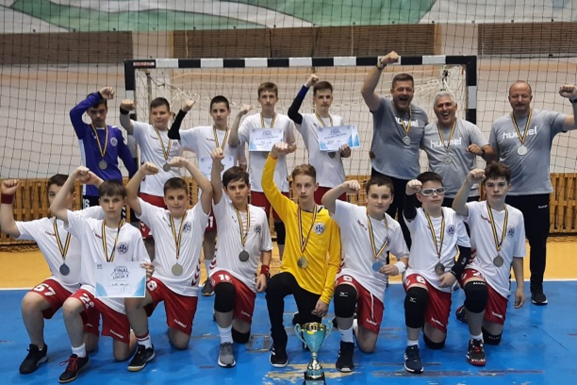 Performanță extraordinară: LPS Vaslui e vicecampioană la juniori IV!