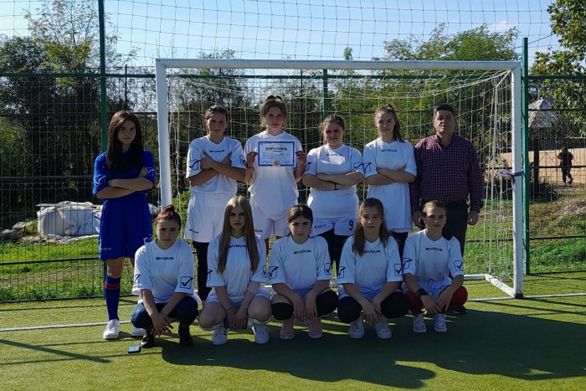 Școlile din Ferești și Miclești au câștigat fazele locale ale ONSS la handbal