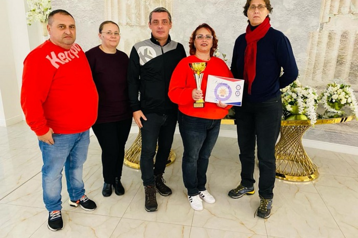 Profesorii de sport din Vaslui sunt vicecampioni regionali la curling