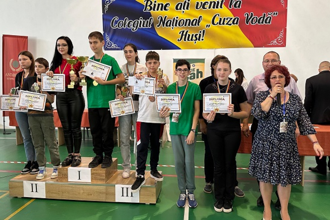 Au fost premiați cei mai buni șahiști de la gimnaziu
