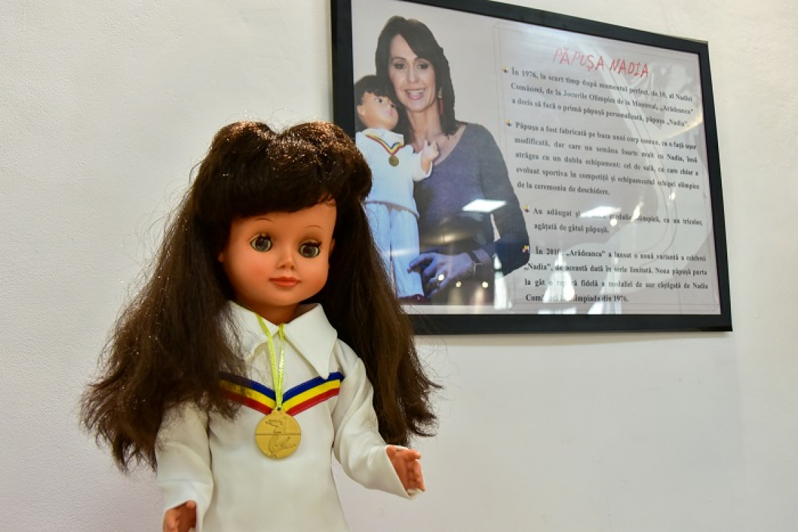 Nadia Comăneci, într-o expoziție inedită de păpuși la Muzeul Județean „Ștefan cel Mare” Vaslui