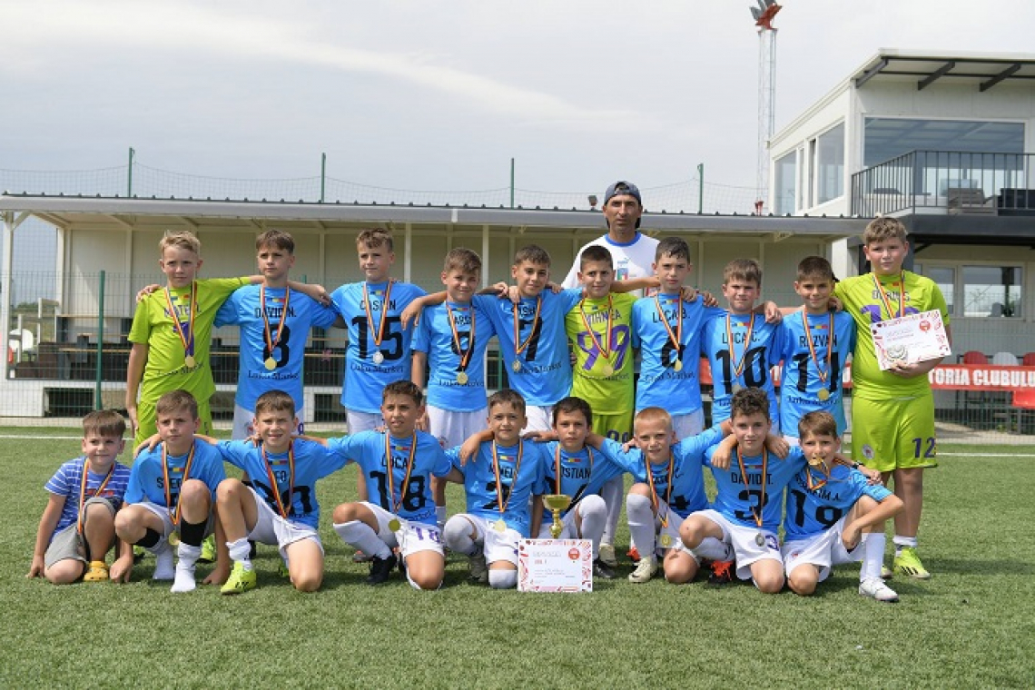 Performanță remarcabilă: Grupa 2013 de la LPS Vaslui a câștigat Bacău Trophy