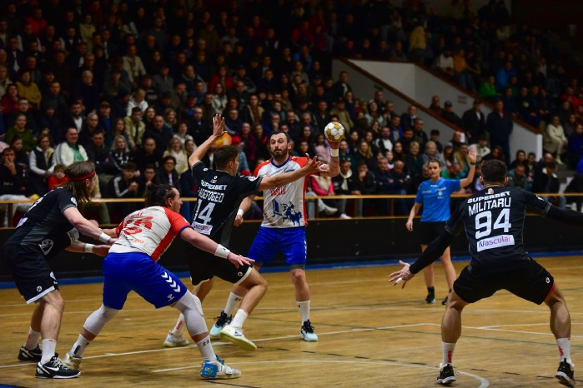 CSM Vaslui pierde în fața campioanei, Dinamo, scor 19-46 (6-20)