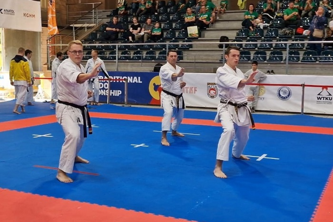 Aproape de podiumul mondial pentru sportivii de la CS Karate Kensei Vaslui