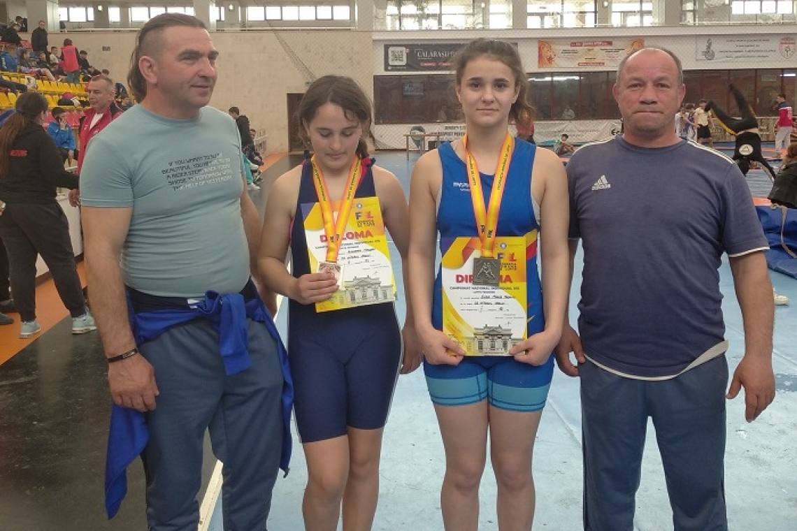 Două sportive de la CS Viitorul s-au întors cu medalii de la Campionatul Național de lupte