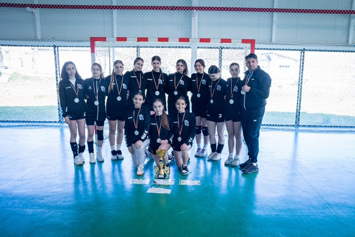 Fetele de la ACS Blue Stars Huși, vicecampioanele Moldovei