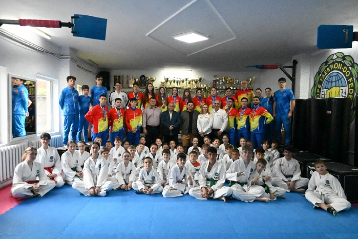 Întâlnire de suflet: campionii europeni la Taekwon-do, alături de autorități, în mijlocul noii generații