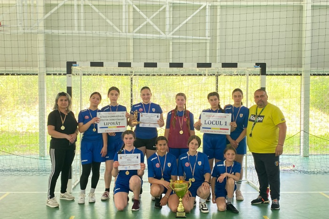 Școala „Ștefan Ciobotărașu” Lipovăț a câștigat turneul „Colinele Iașilor” la handbal feminin
