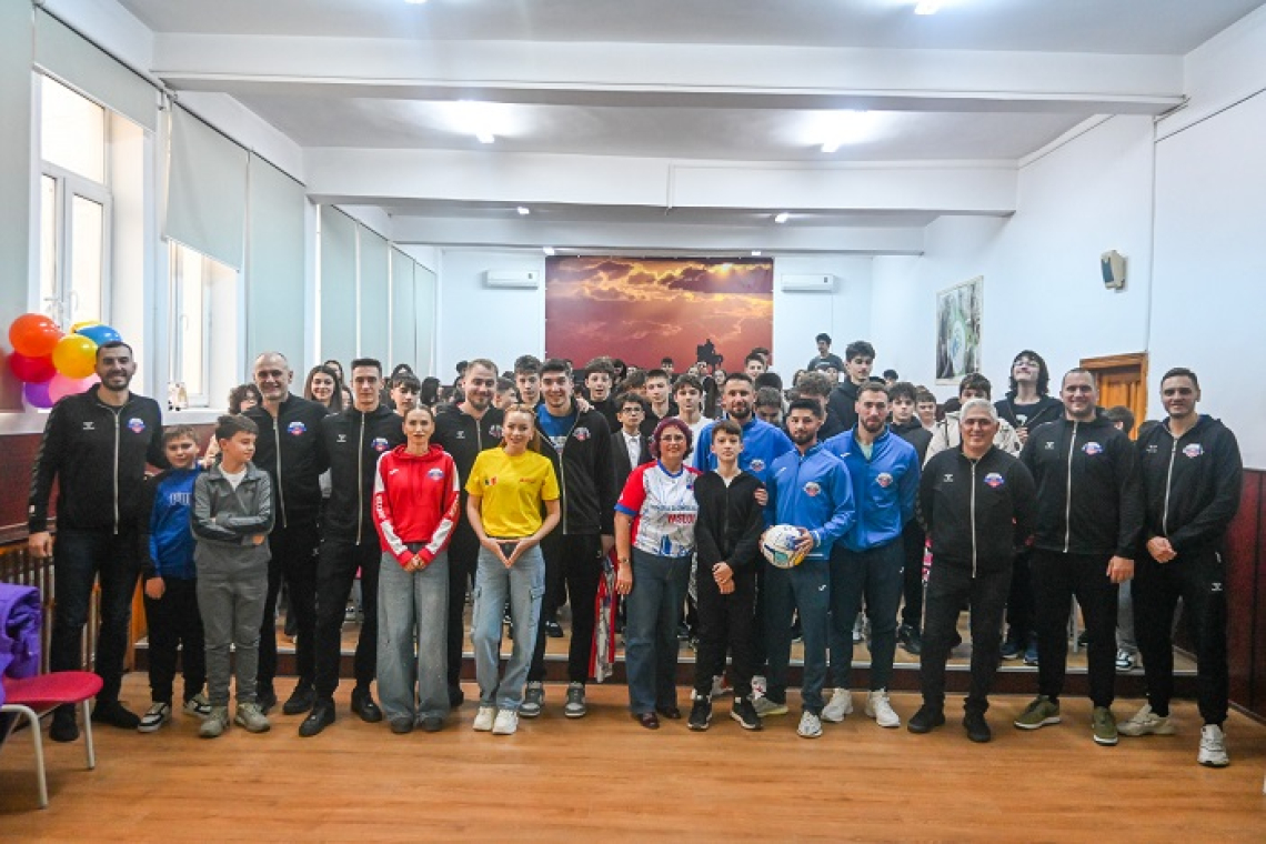 Lecție de viață și performanță: sportivii CSM Vaslui, față în față cu elevii de la Școala „Ștefan cel Mare”
