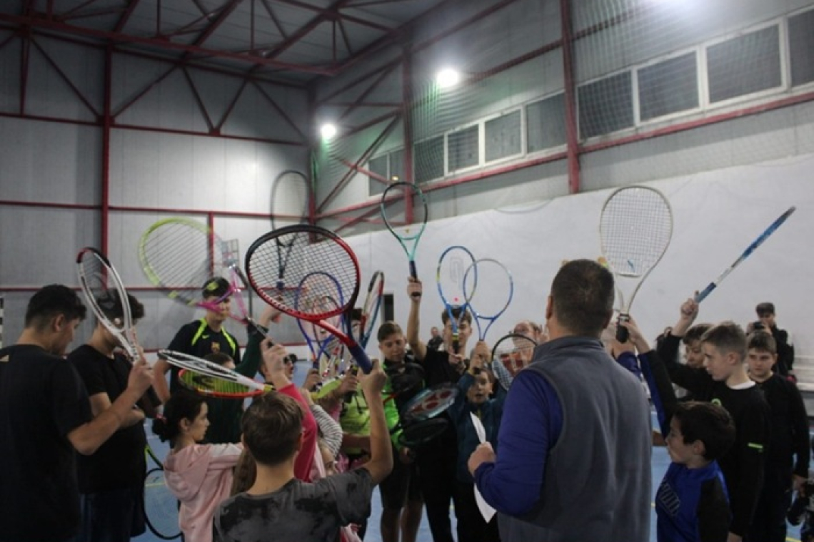 „Cupa StartONG Kids Tennis”, duminică la Huși. Peste 70 de copii vor participa la evenimentul dedicat incluziunii prin sport