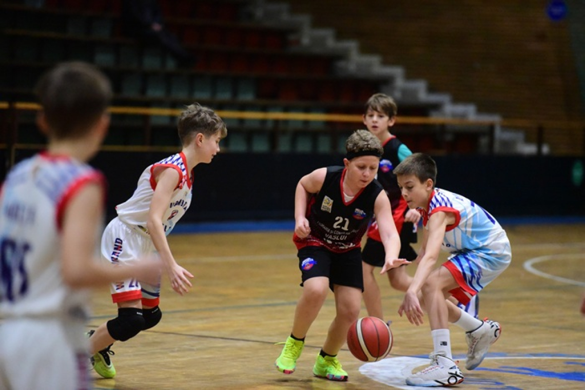 Maraton de baschet la Sala Polivalentă Vaslui