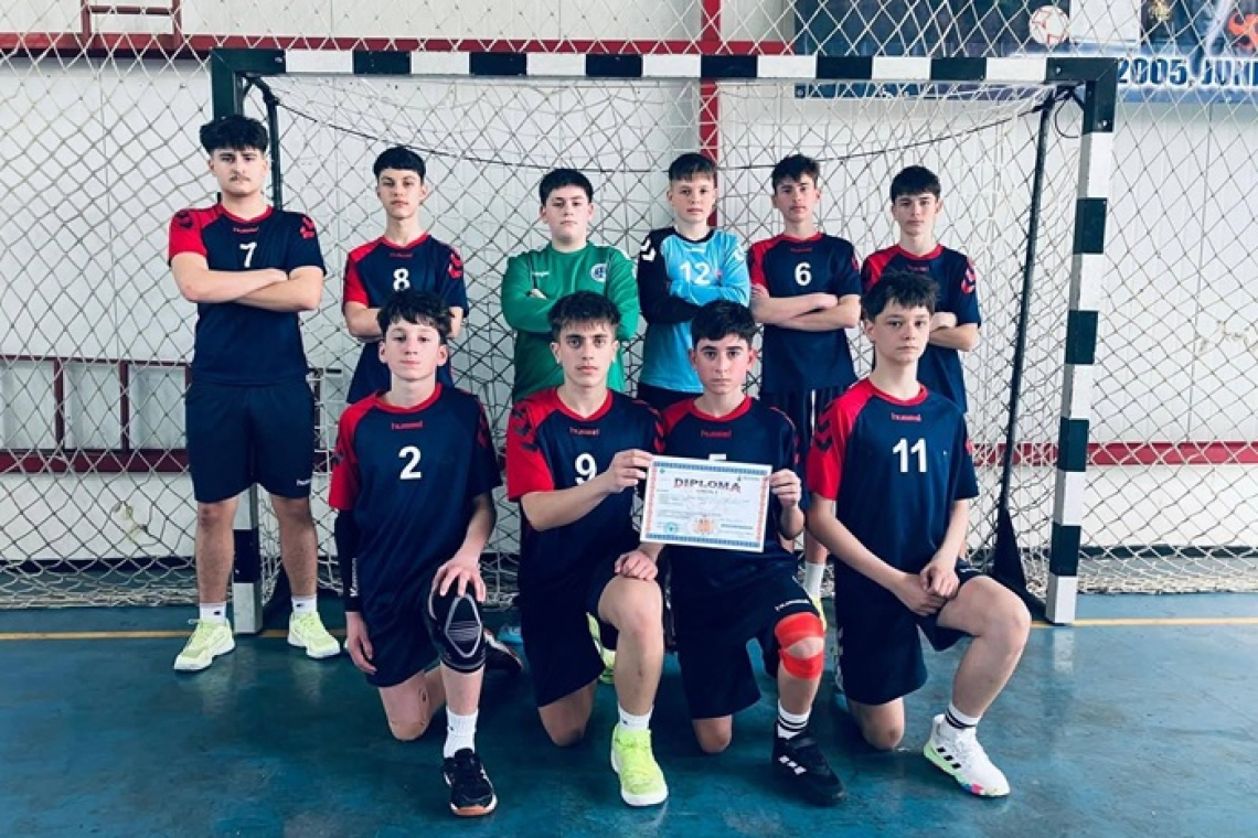 Școala „Mihail Sadoveanu” Vaslui domină handbalul școlar și merge la etapa regională a ONSȘ