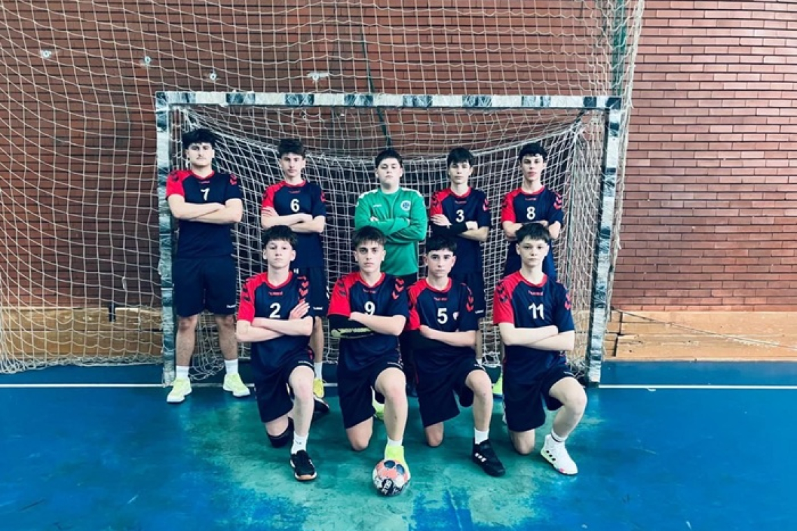 „Plecat-am 9 din Vaslui și cu sergentul Cristi Enache” – bronz regional pentru Școala „Mihail Sadoveanu” la handbal gimnazial