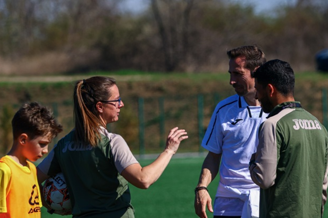 A început Campusul Villarreal CF la Huși: peste 60 de tineri fotbaliști se antrenează sub comanda tehnicienilor spanioli