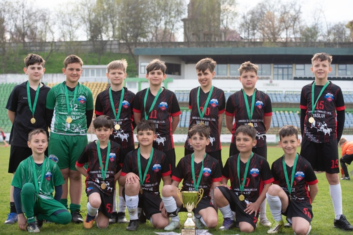 Explozie de talent la Vaslui: peste 1000 de copii au făcut spectacol, iar o parte din trofee au rămas acasă!