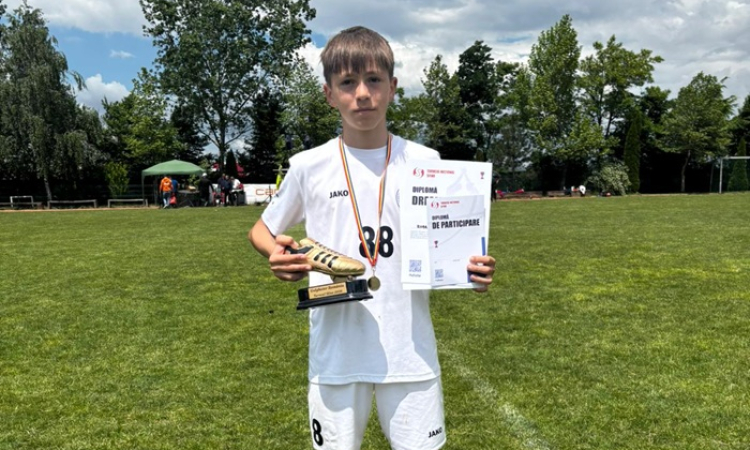 Puștiul-minune de la LPS Vaslui a cucerit Sfinx Cup! Robert Balan, golgheterul turneului de la Ghimbav