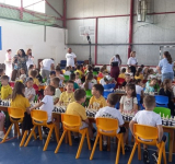 „Festivalul Grădinițelor Hușene” a transformat sala de sport din Huși într-un regal al șahului pentru cei mai mici