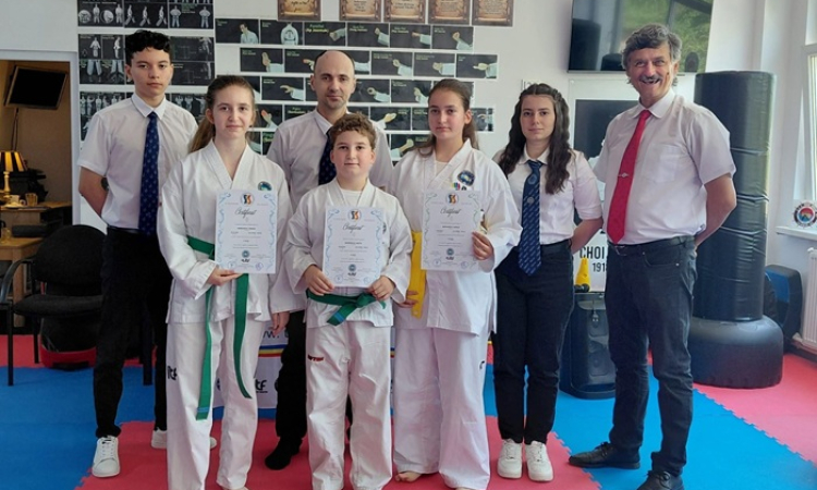 Trei frați din Bârlad au impresionat la examenul de grad în taekwon-do ITF. „Munca aduce întotdeauna rezultate”