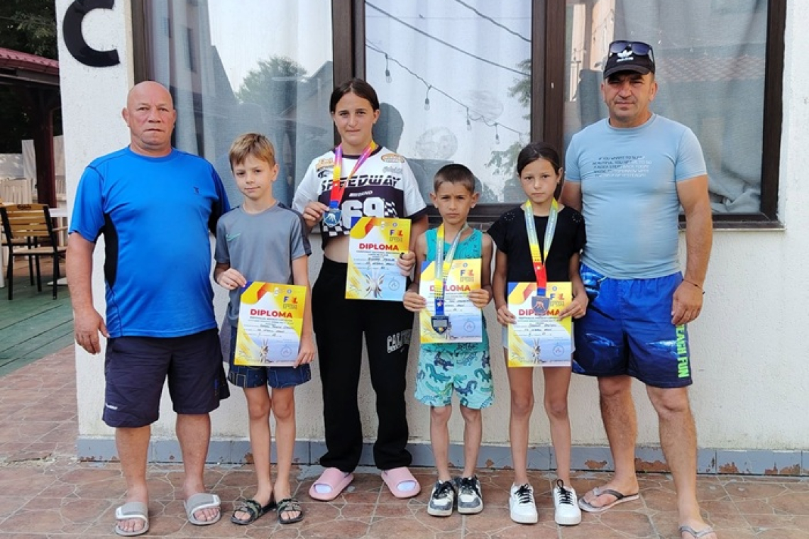 Viitorul Vaslui urcă pe podium! Patru medalii pentru micii luptători la Festivalul Micului Luptător de la Costinești