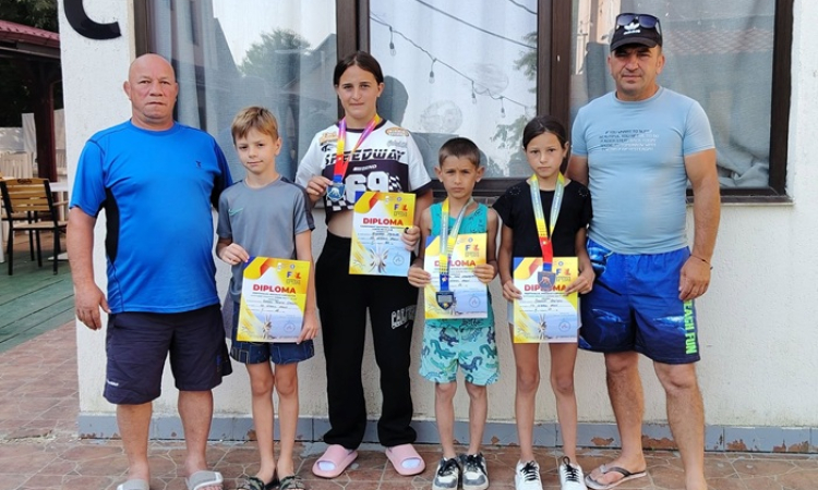 Viitorul Vaslui urcă pe podium! Patru medalii pentru micii luptători la Festivalul Micului Luptător de la Costinești