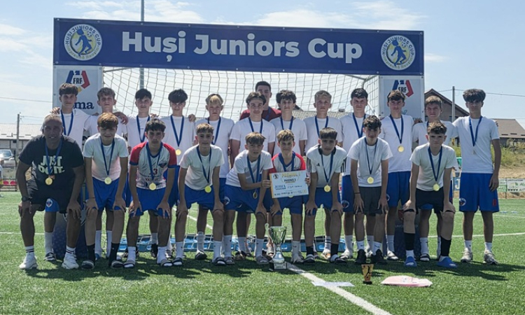 CSM Vaslui a câștigat Huși Juniors Cup 2026! Grupa 2012 a dominat competiția și a ridicat trofeul