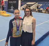 Miriam Giușcă, revelația gimnasticii bârlădene! Trei medalii de argint și aur cu echipa României la Rising Stars 2026