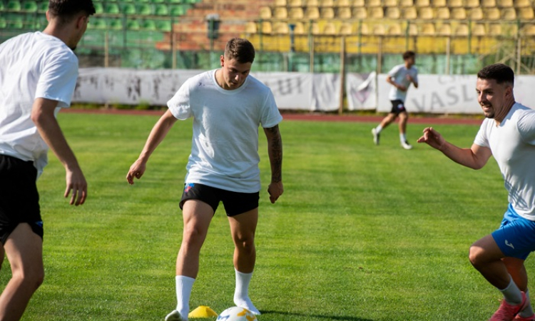 Rareș Munteanu, fratele lui Louis Munteanu, a semnat cu CSM Vaslui