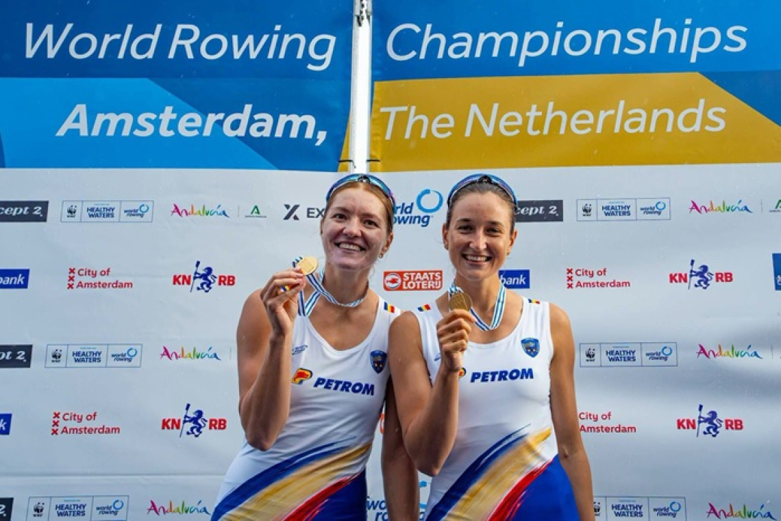 Adriana Adam, trei medalii de aur la Mondialele de la Amsterdam! Fata de aur a Văleniului a scris istorie în canotaj