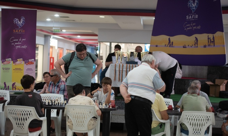 A început Trofeul „Familia Safir”! Peste 100 de șahiști se duelează la Vaslui