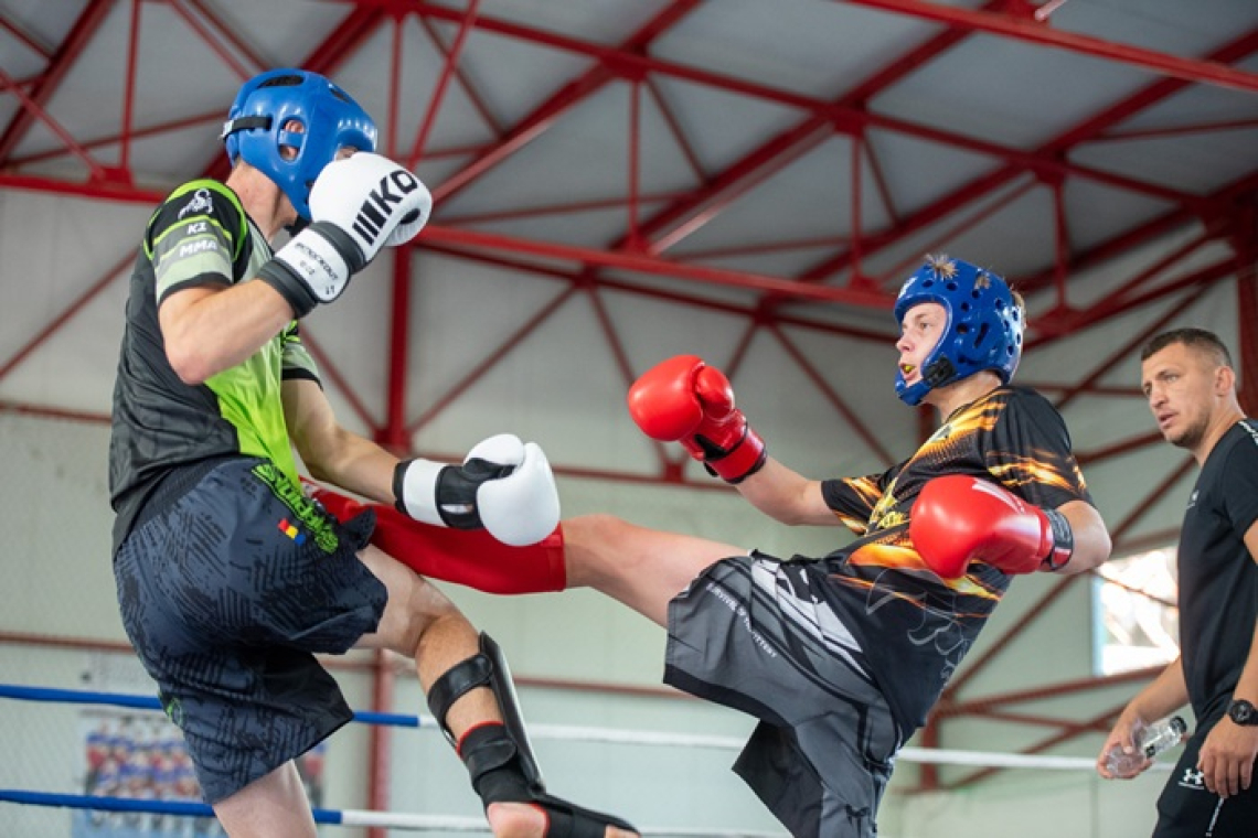Vasluiul a fost capitala kick-boxingului juvenil! 200 de sportivi din trei țări s-au luptat la Cupa „Podul Înalt”