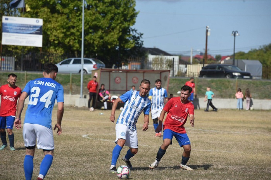 CSM Hușana Huși, victorie clară cu Ivacec Vaslui. Campioana are trei victorii din trei și golaveraj 19-1