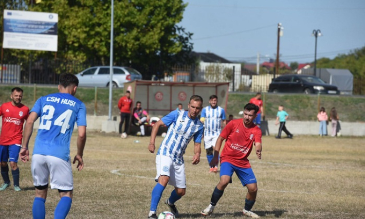 CSM Hușana Huși, victorie clară cu Ivacec Vaslui. Campioana are trei victorii din trei și golaveraj 19-1