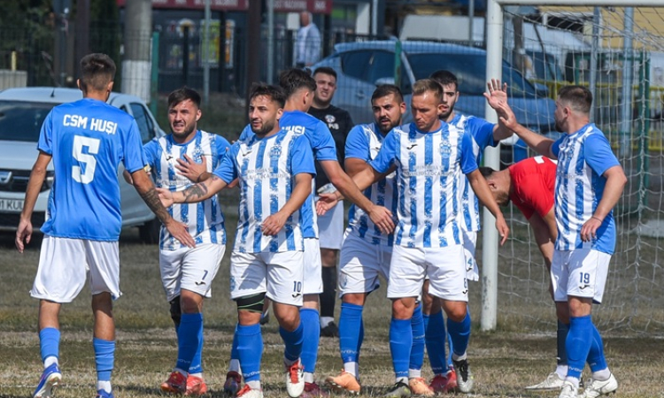 Hușana Huși a revenit pe primul loc în Liga 4! Victorie la scor și luptă strânsă în campionatul județean