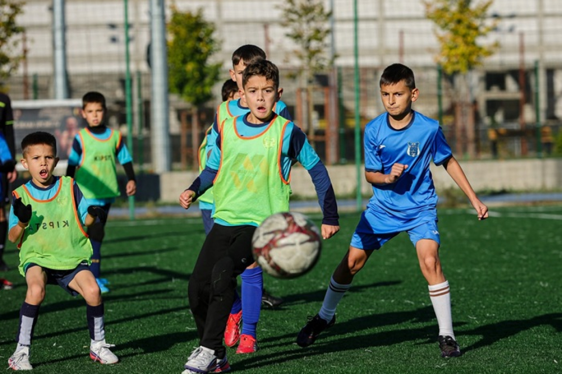„Cupa Hușana” aduce pe teren tinerii fotbaliști. Două zile de competiție la Baza Sportivă Dric 3